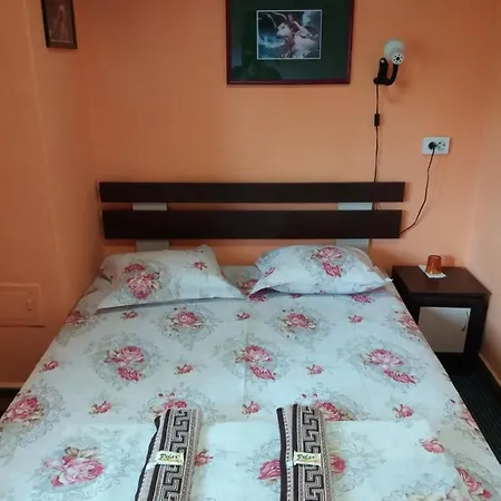 Guest house за гости ореха Private Oreha