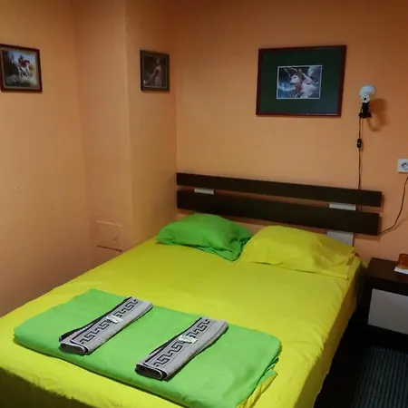 Guest house за гости ореха Private Oreha